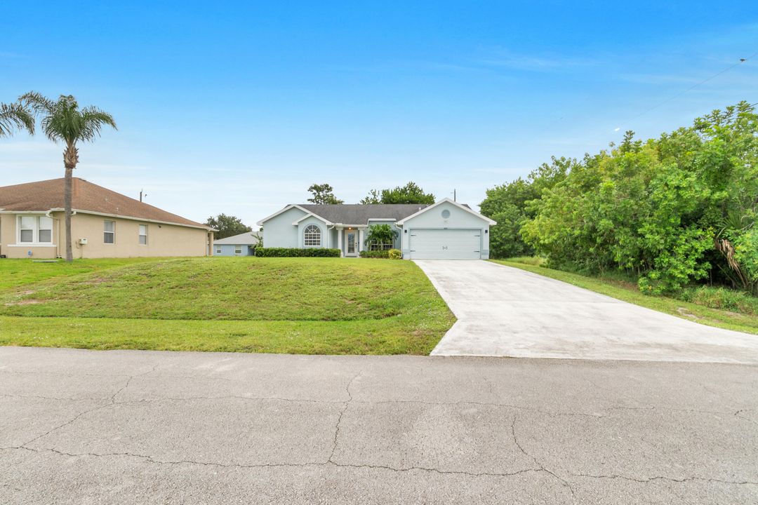 Под контрактом: $365,000 (3 спален, 2 ванн, 1639 Квадратных фут)