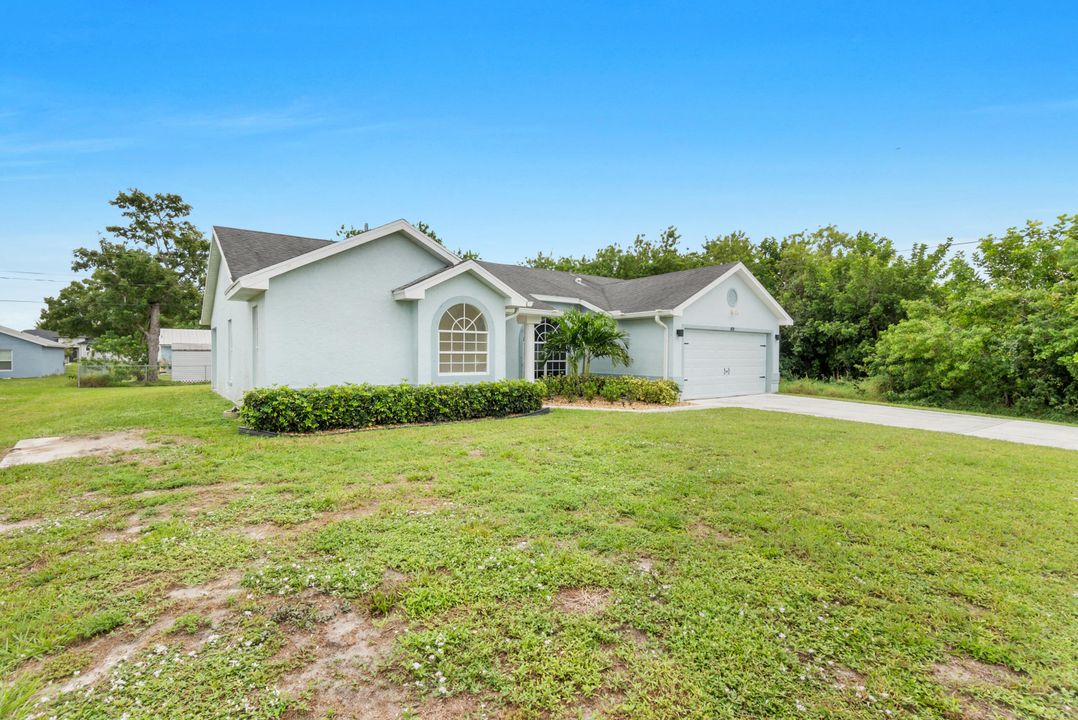 Под контрактом: $365,000 (3 спален, 2 ванн, 1639 Квадратных фут)