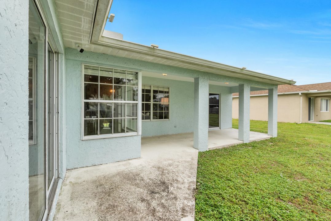 Под контрактом: $365,000 (3 спален, 2 ванн, 1639 Квадратных фут)