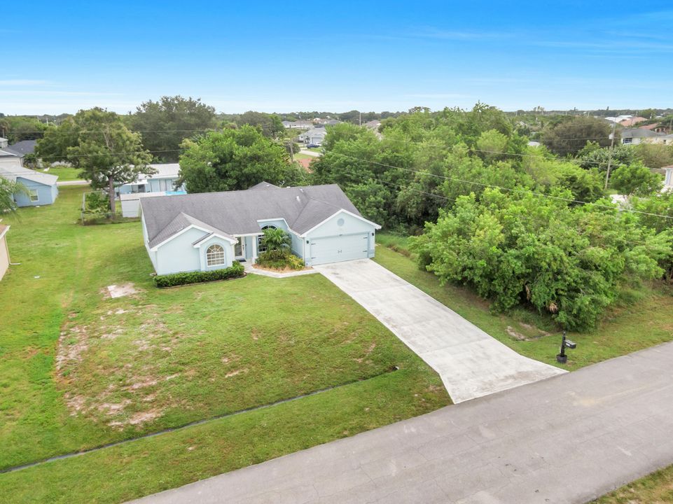 Под контрактом: $365,000 (3 спален, 2 ванн, 1639 Квадратных фут)