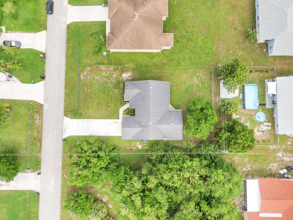 Под контрактом: $365,000 (3 спален, 2 ванн, 1639 Квадратных фут)