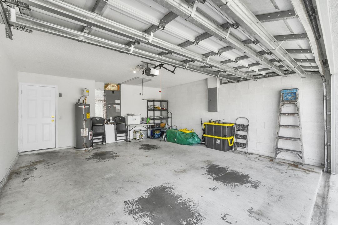 Под контрактом: $365,000 (3 спален, 2 ванн, 1639 Квадратных фут)