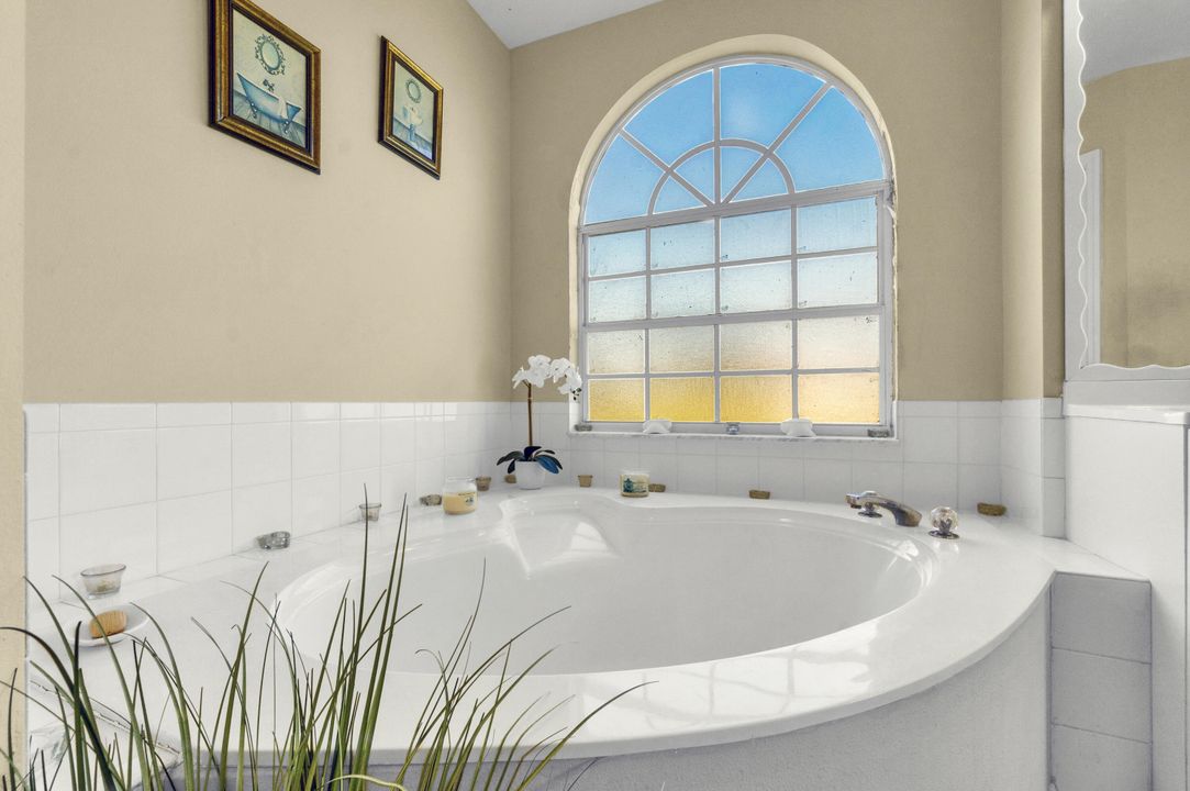 Под контрактом: $365,000 (3 спален, 2 ванн, 1639 Квадратных фут)