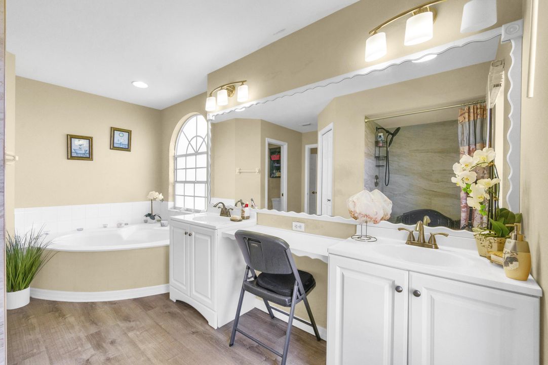 Под контрактом: $365,000 (3 спален, 2 ванн, 1639 Квадратных фут)