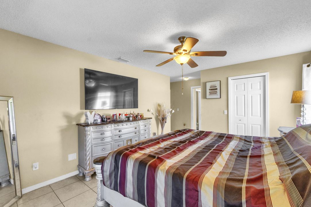 Под контрактом: $365,000 (3 спален, 2 ванн, 1639 Квадратных фут)