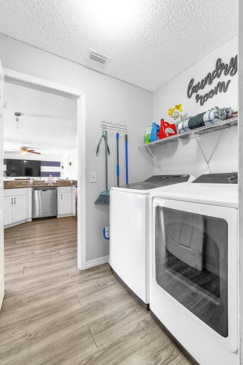 Под контрактом: $365,000 (3 спален, 2 ванн, 1639 Квадратных фут)