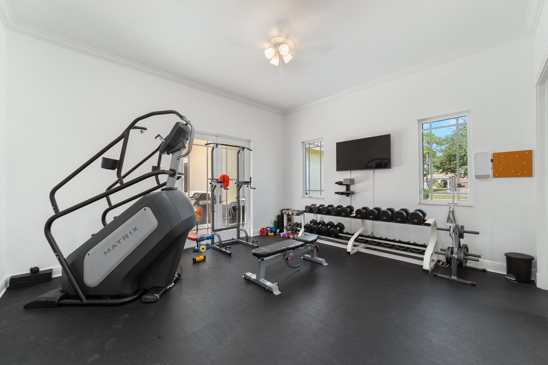 Под контрактом: $1,350,000 (5 спален, 6 ванн, 4095 Квадратных фут)