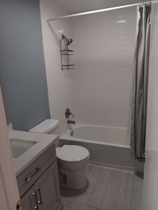 Под контрактом: $2,500 (3 спален, 2 ванн, 1300 Квадратных фут)