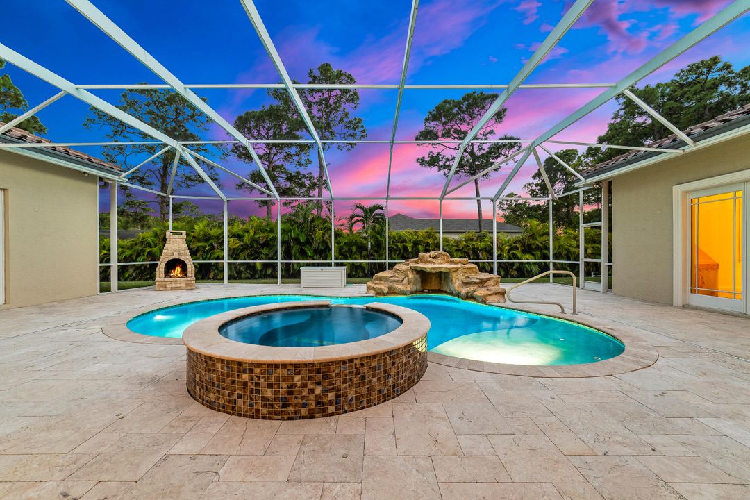 Под контрактом: $1,350,000 (5 спален, 6 ванн, 4095 Квадратных фут)