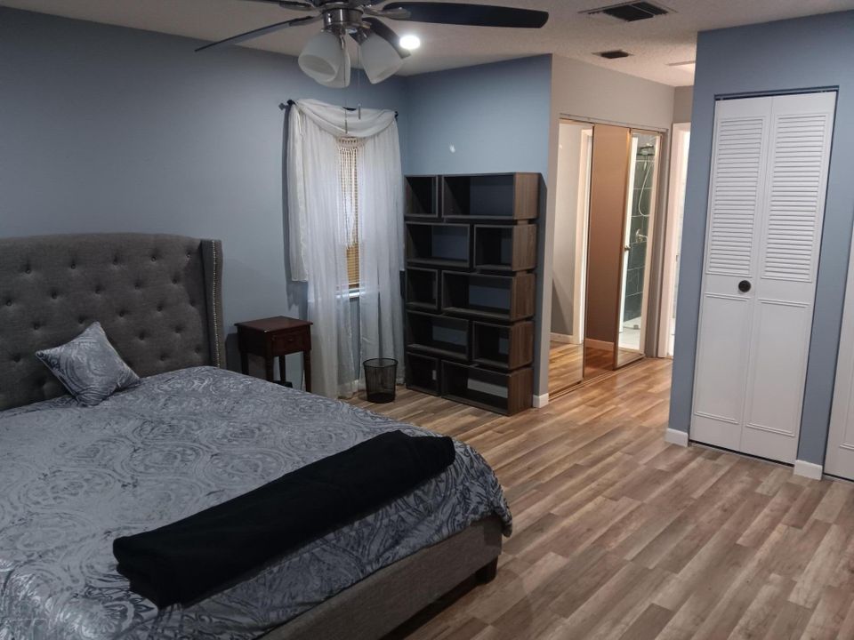 Под контрактом: $2,500 (3 спален, 2 ванн, 1300 Квадратных фут)