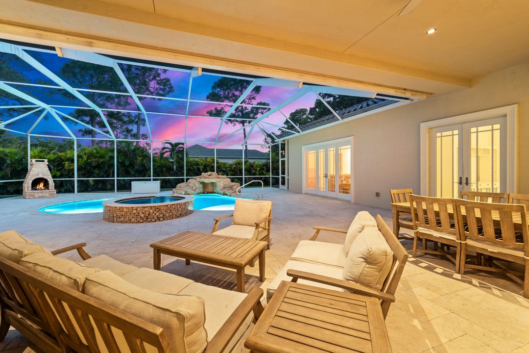 Под контрактом: $1,350,000 (5 спален, 6 ванн, 4095 Квадратных фут)