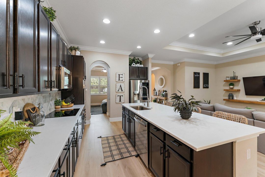 Active With Contract: $699,000 (3 beds, 2 baths, 2039 Square Feet)