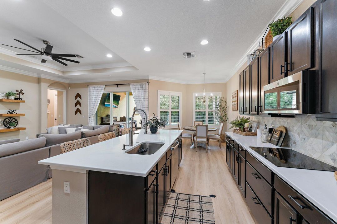 Active With Contract: $699,000 (3 beds, 2 baths, 2039 Square Feet)