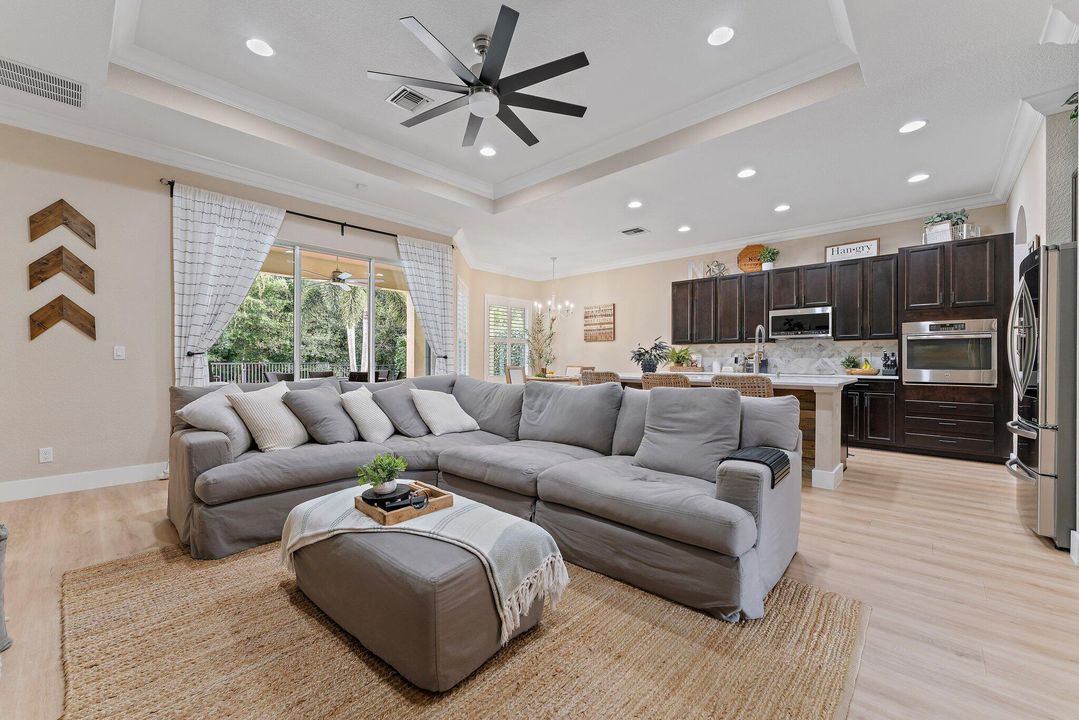 Active With Contract: $699,000 (3 beds, 2 baths, 2039 Square Feet)