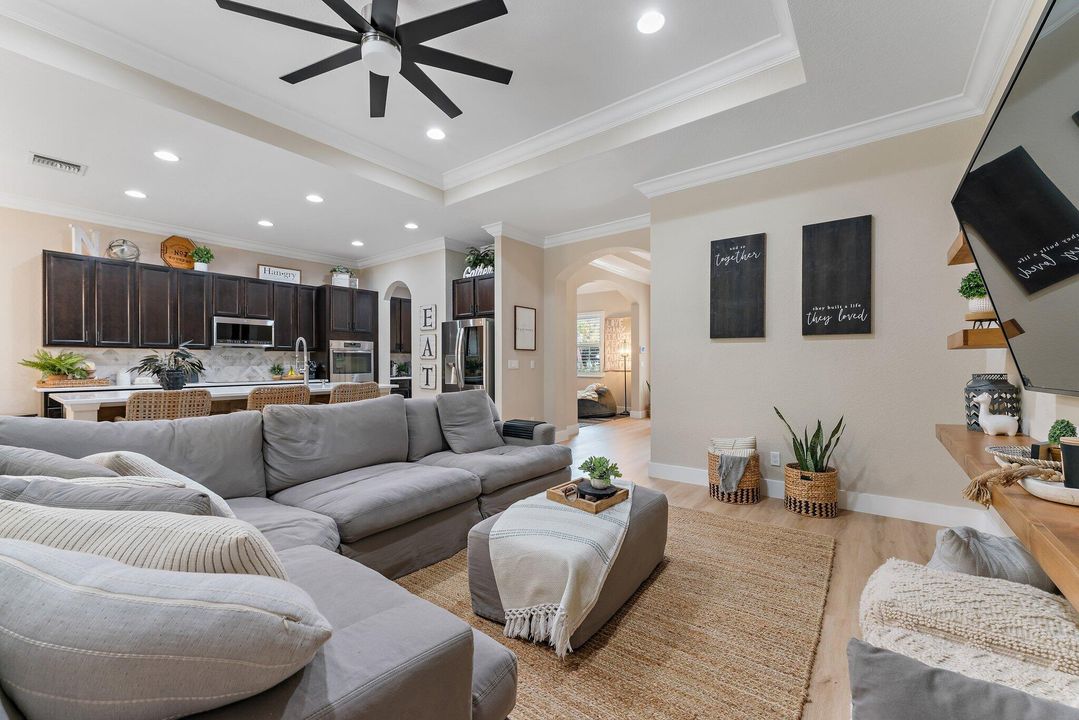 Active With Contract: $699,000 (3 beds, 2 baths, 2039 Square Feet)