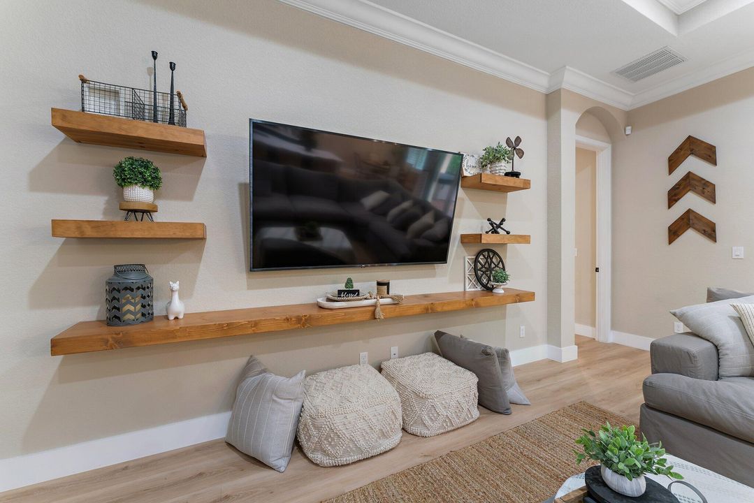 Active With Contract: $699,000 (3 beds, 2 baths, 2039 Square Feet)