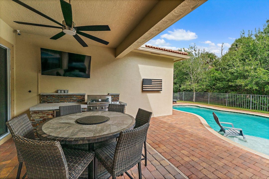 Active With Contract: $699,000 (3 beds, 2 baths, 2039 Square Feet)