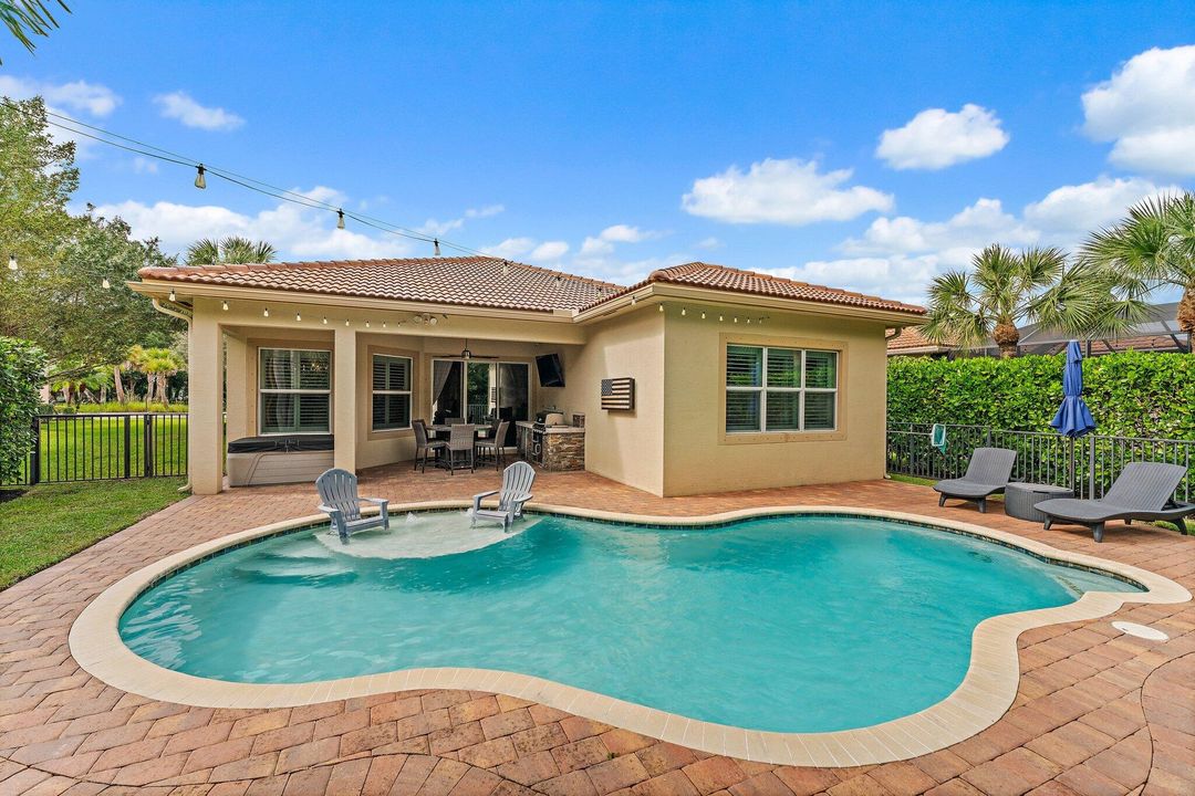 Active With Contract: $699,000 (3 beds, 2 baths, 2039 Square Feet)