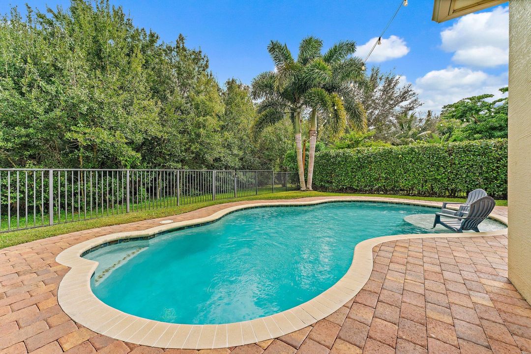 Active With Contract: $699,000 (3 beds, 2 baths, 2039 Square Feet)