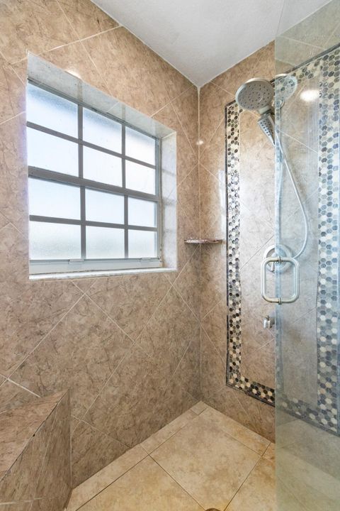 待售: $1,275,000 (6 贝兹, 5 浴室, 4462 平方英尺)