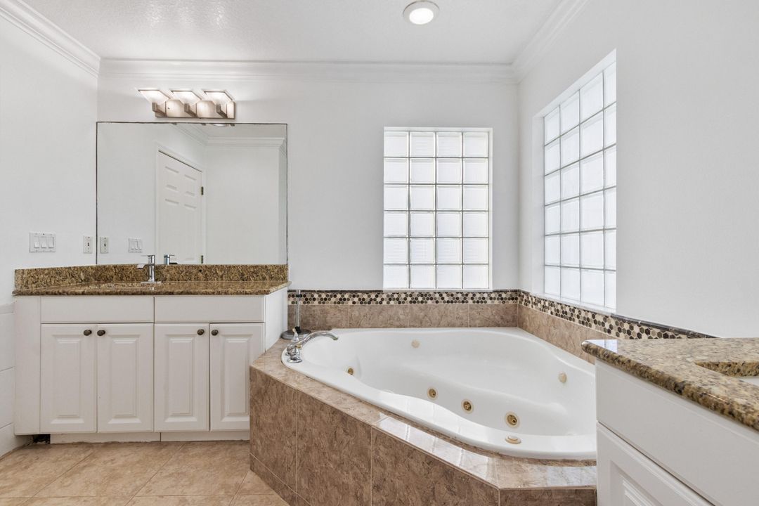 待售: $1,275,000 (6 贝兹, 5 浴室, 4462 平方英尺)