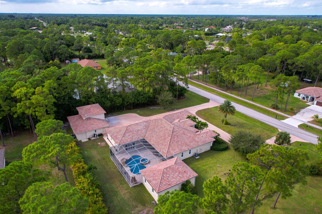 Под контрактом: $1,350,000 (5 спален, 6 ванн, 4095 Квадратных фут)