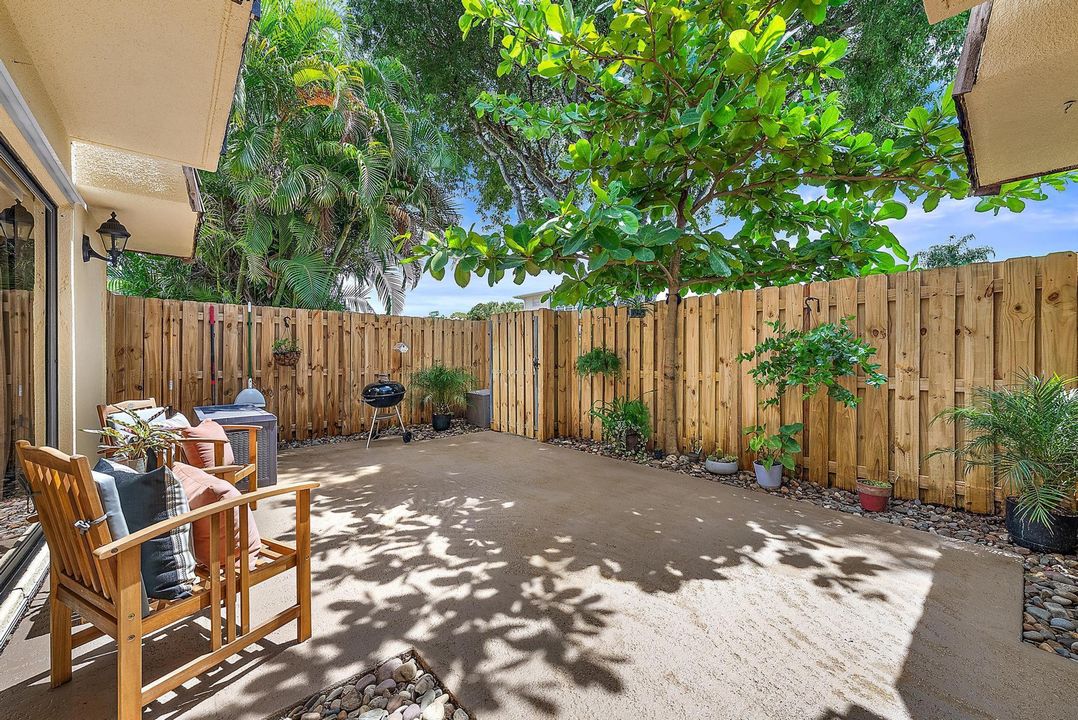 En Venta: $315,500 (2 camas, 2 baños, 1232 Pies cuadrados)