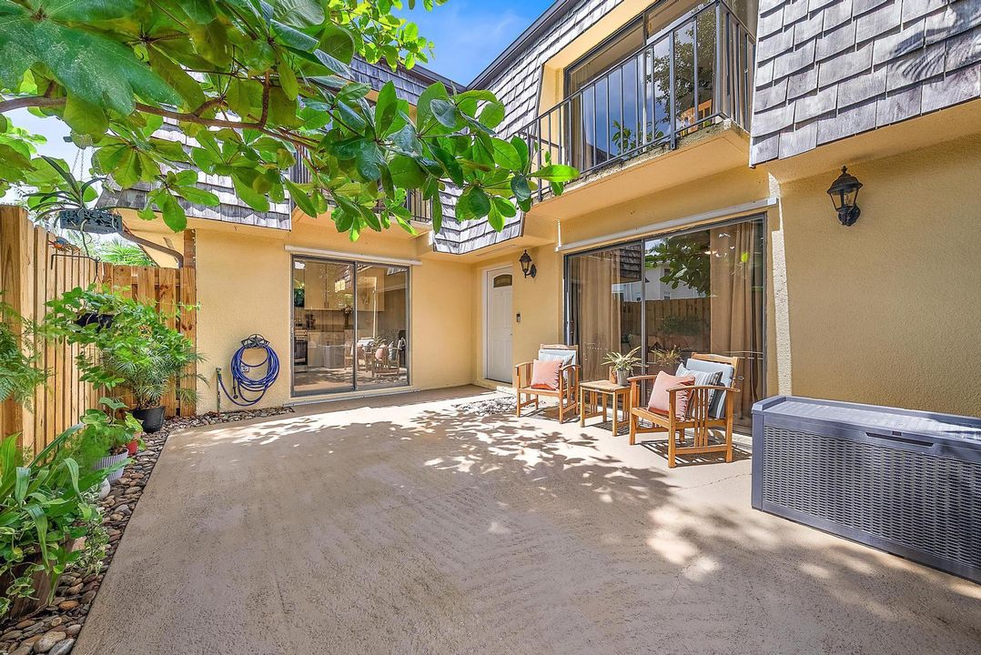 En Venta: $315,500 (2 camas, 2 baños, 1232 Pies cuadrados)