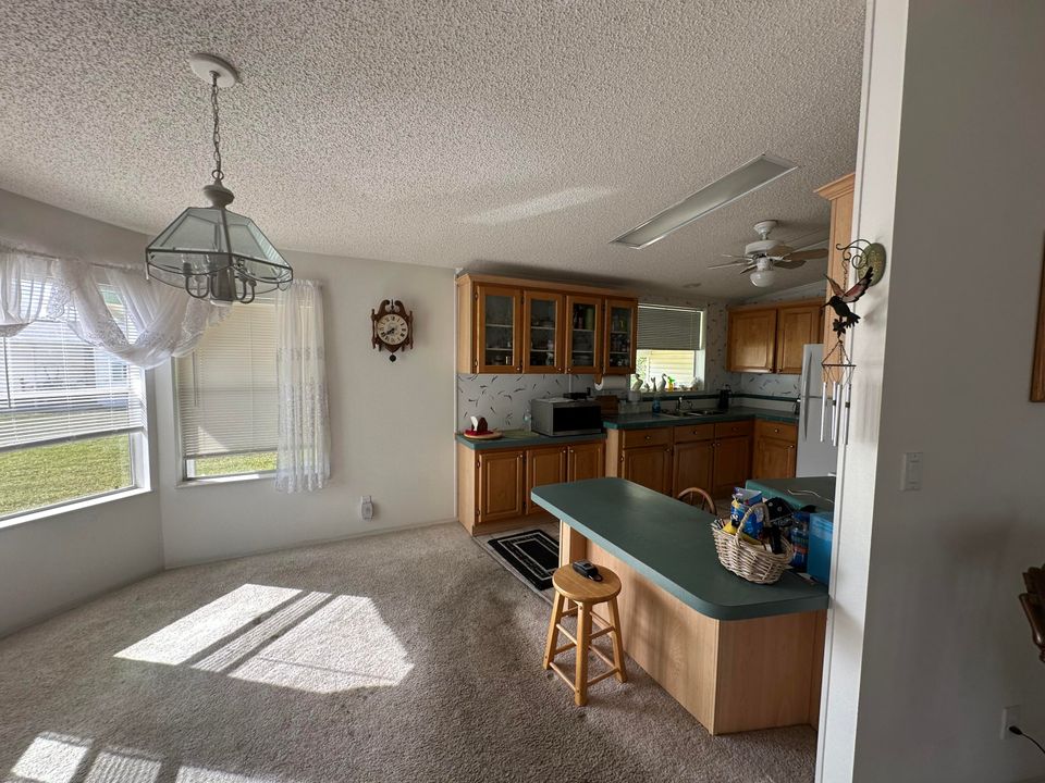 For Sale: $120,000 (2 beds, 2 baths, 1181 Square Feet)