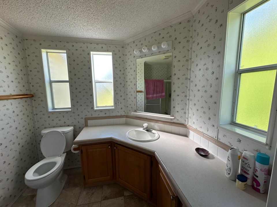 For Sale: $120,000 (2 beds, 2 baths, 1181 Square Feet)