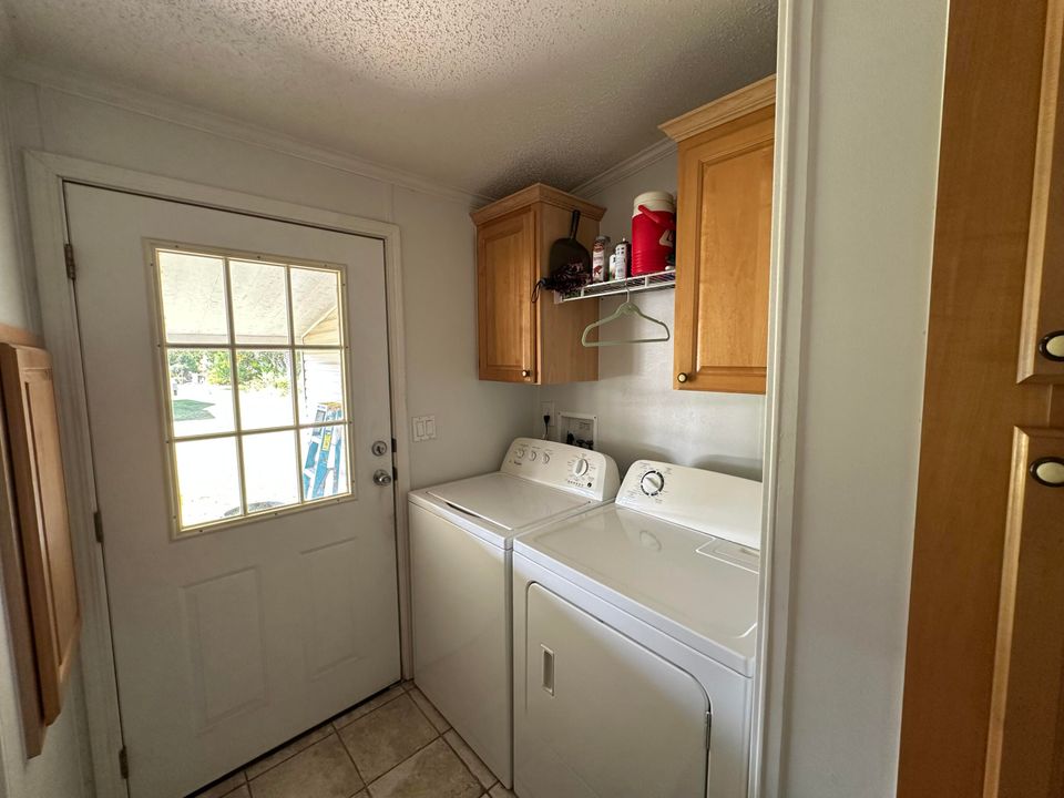 For Sale: $120,000 (2 beds, 2 baths, 1181 Square Feet)