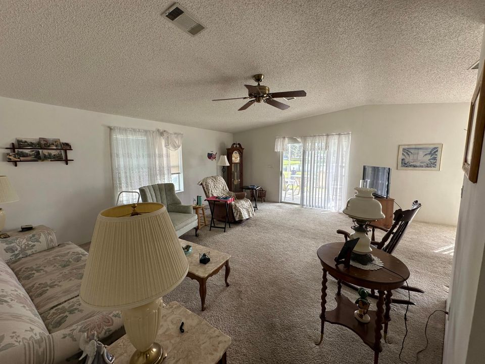 For Sale: $120,000 (2 beds, 2 baths, 1181 Square Feet)