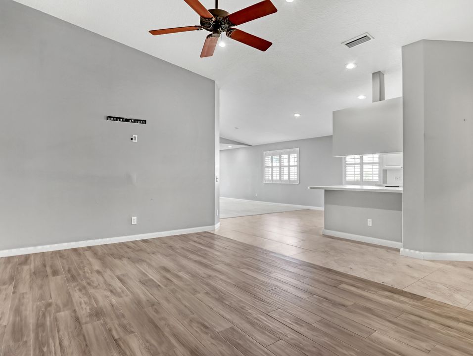 待售: $609,000 (2 贝兹, 2 浴室, 1554 平方英尺)