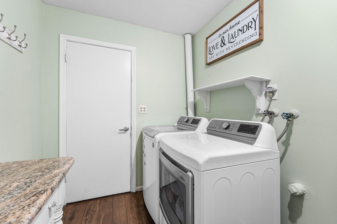 合同活跃: $599,000 (3 贝兹, 2 浴室, 1742 平方英尺)