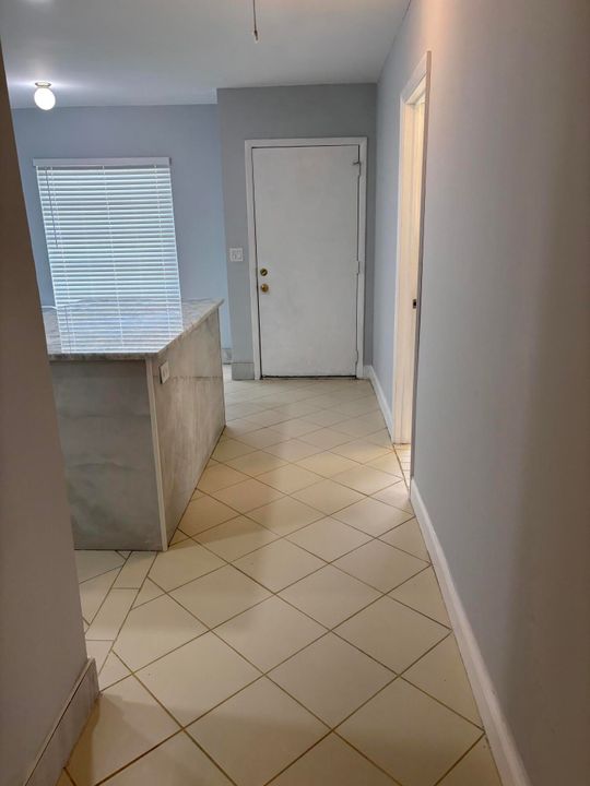 待售: $259,900 (2 贝兹, 2 浴室, 1332 平方英尺)