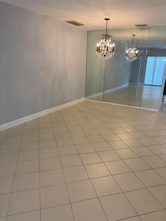 待售: $259,900 (2 贝兹, 2 浴室, 1332 平方英尺)