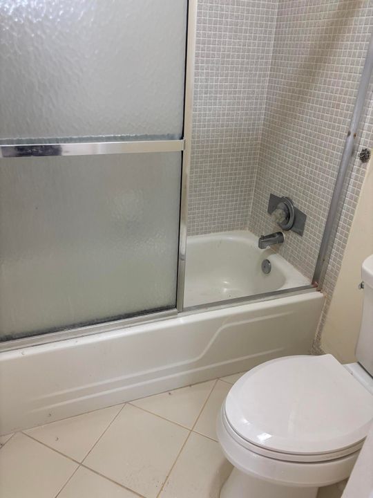 待售: $259,900 (2 贝兹, 2 浴室, 1332 平方英尺)