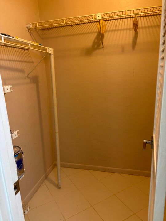 待售: $259,900 (2 贝兹, 2 浴室, 1332 平方英尺)