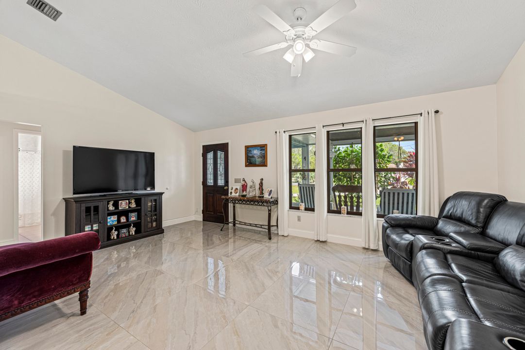 На продажу: $525,000 (3 спален, 2 ванн, 1764 Квадратных фут)