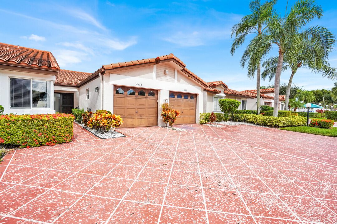 Active With Contract: $4,500 (2 beds, 2 baths, 1311 Square Feet)