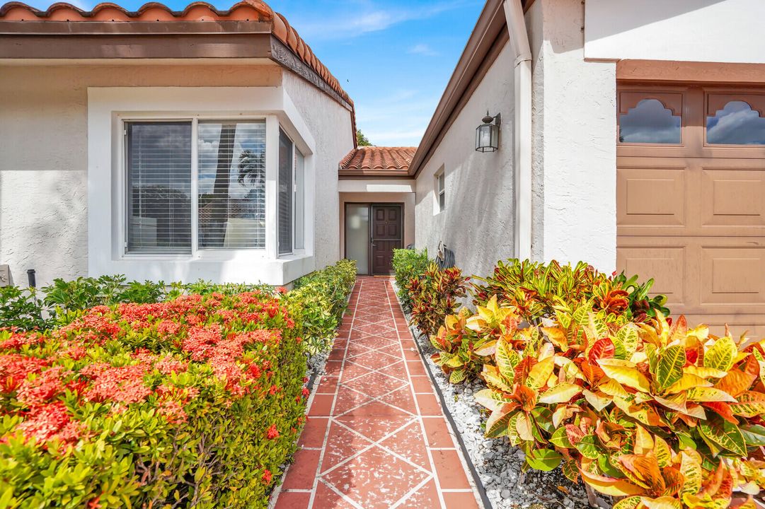 Active With Contract: $4,500 (2 beds, 2 baths, 1311 Square Feet)