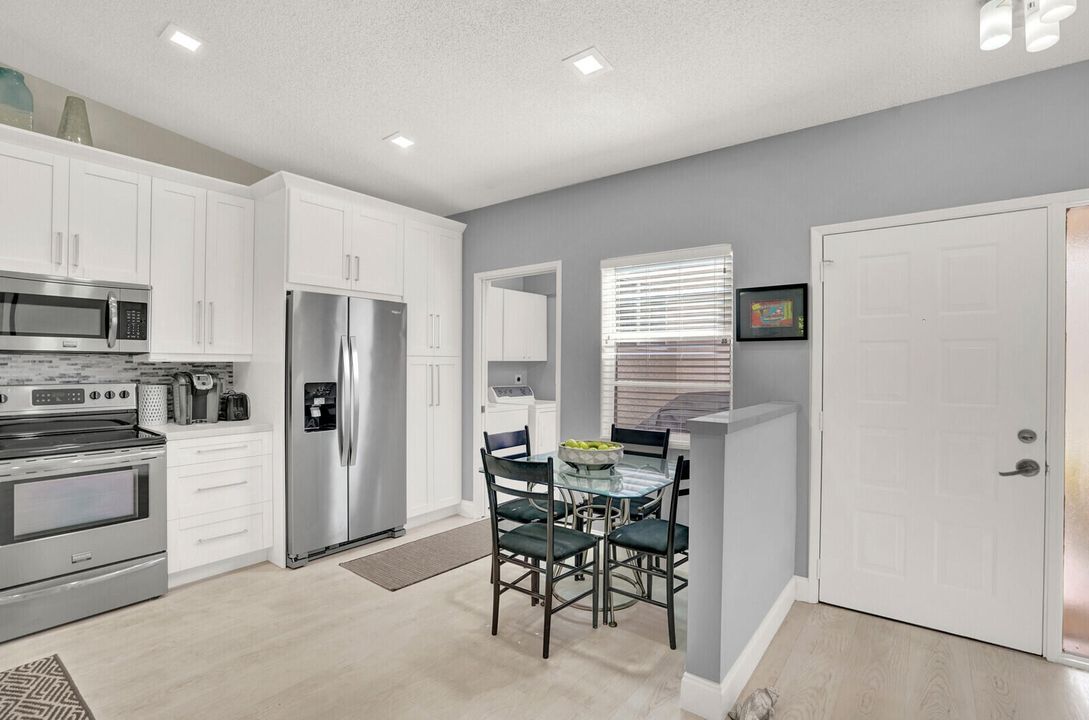 Active With Contract: $4,500 (2 beds, 2 baths, 1311 Square Feet)
