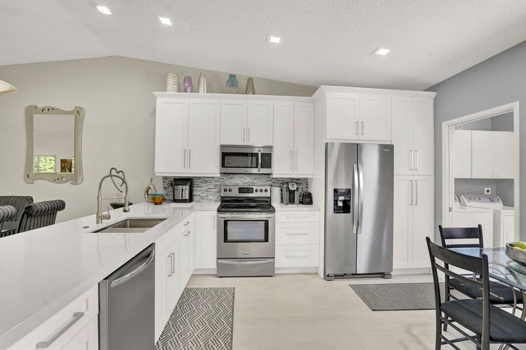 Active With Contract: $4,500 (2 beds, 2 baths, 1311 Square Feet)