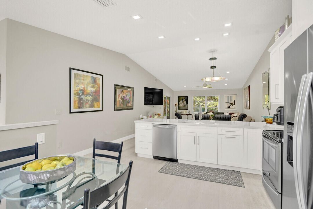 Active With Contract: $4,500 (2 beds, 2 baths, 1311 Square Feet)