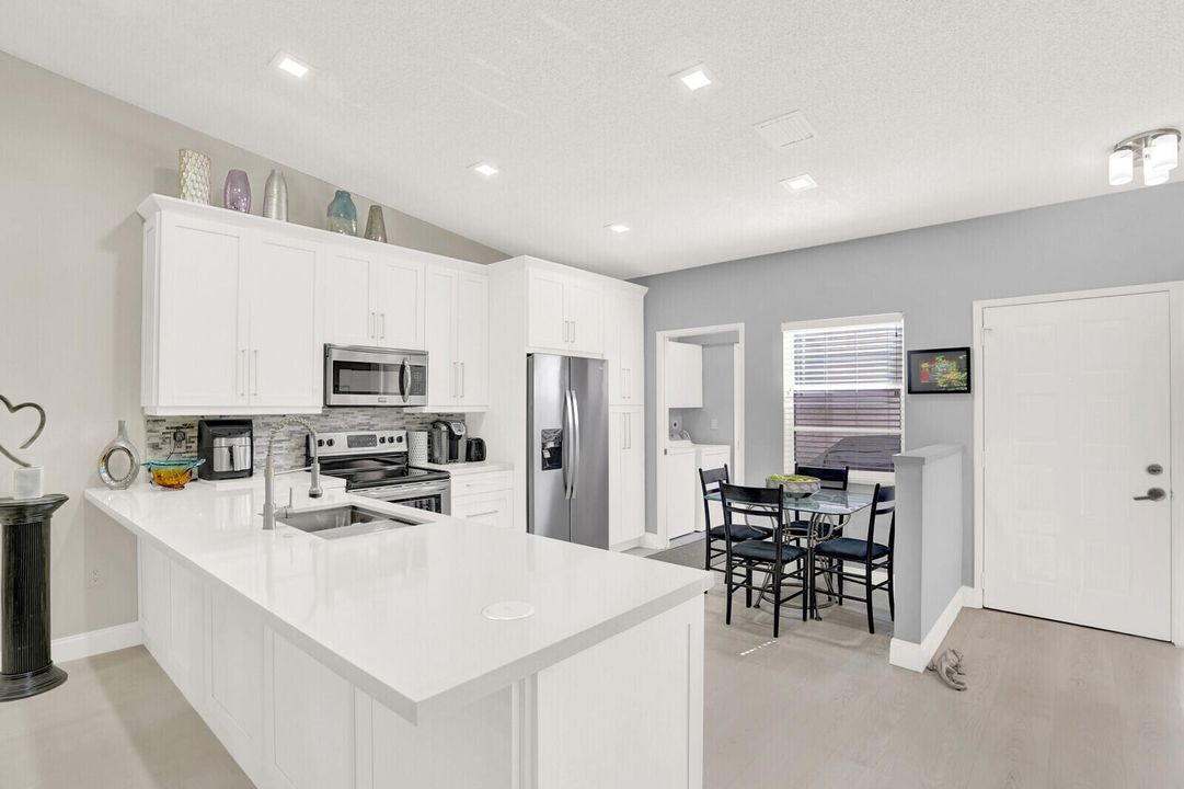 Active With Contract: $4,500 (2 beds, 2 baths, 1311 Square Feet)