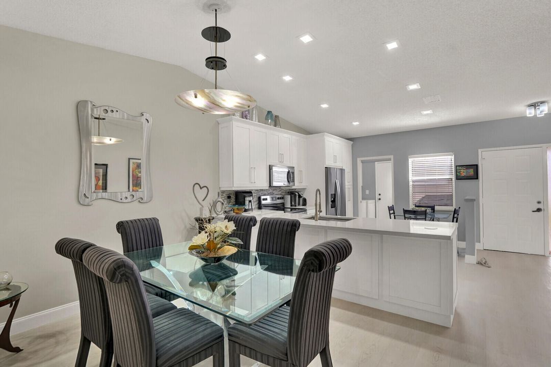 Active With Contract: $4,500 (2 beds, 2 baths, 1311 Square Feet)