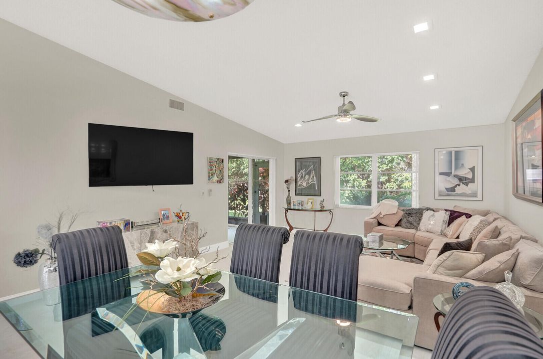 Active With Contract: $4,500 (2 beds, 2 baths, 1311 Square Feet)