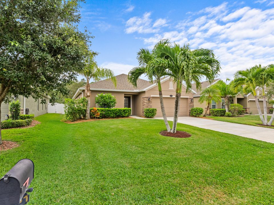 待售: $389,000 (4 贝兹, 2 浴室, 1935 平方英尺)