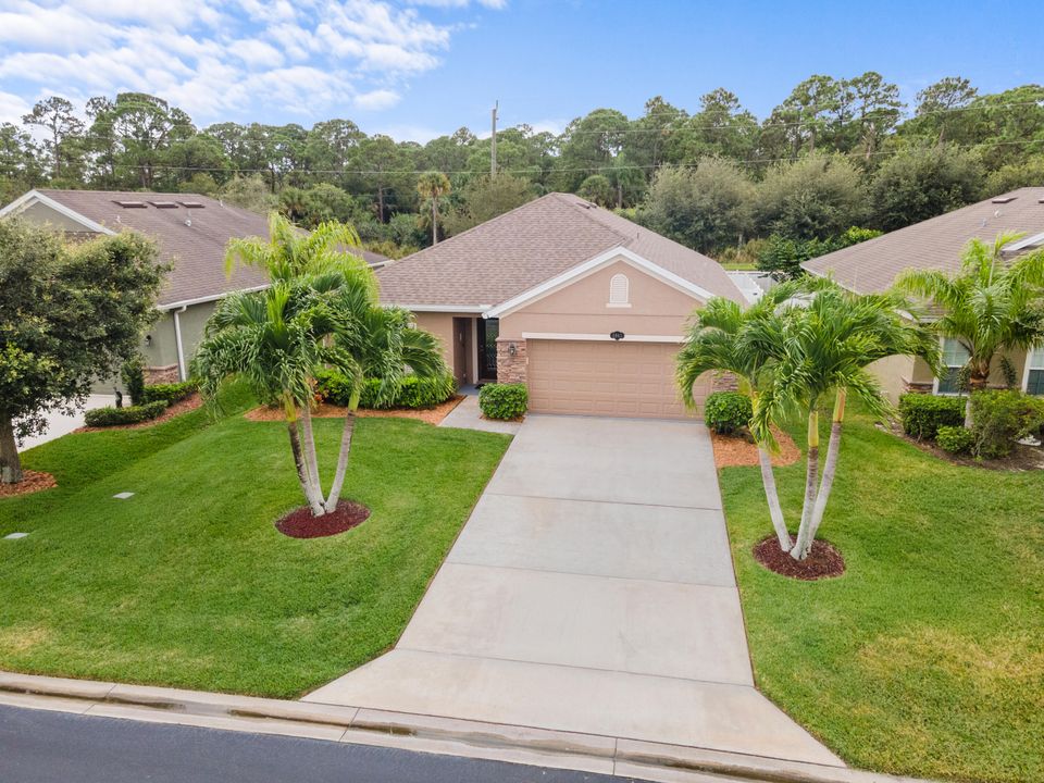 待售: $389,000 (4 贝兹, 2 浴室, 1935 平方英尺)