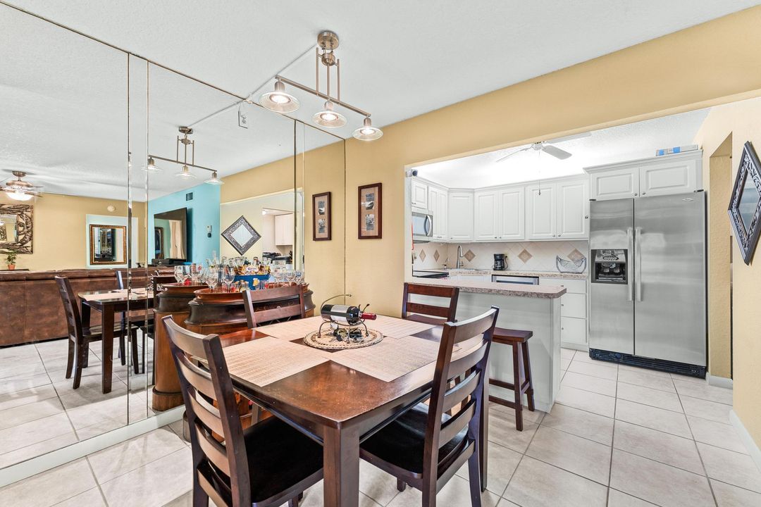 合同活跃: $155,000 (2 贝兹, 1 浴室, 935 平方英尺)